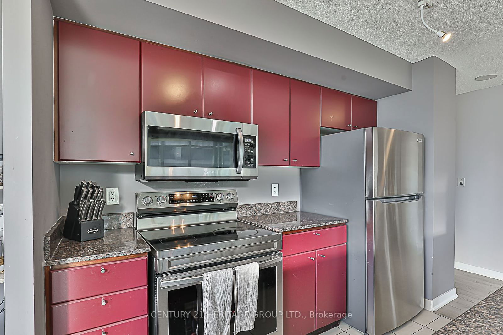 81 Navy Wharf Crt, unit 1215 for sale