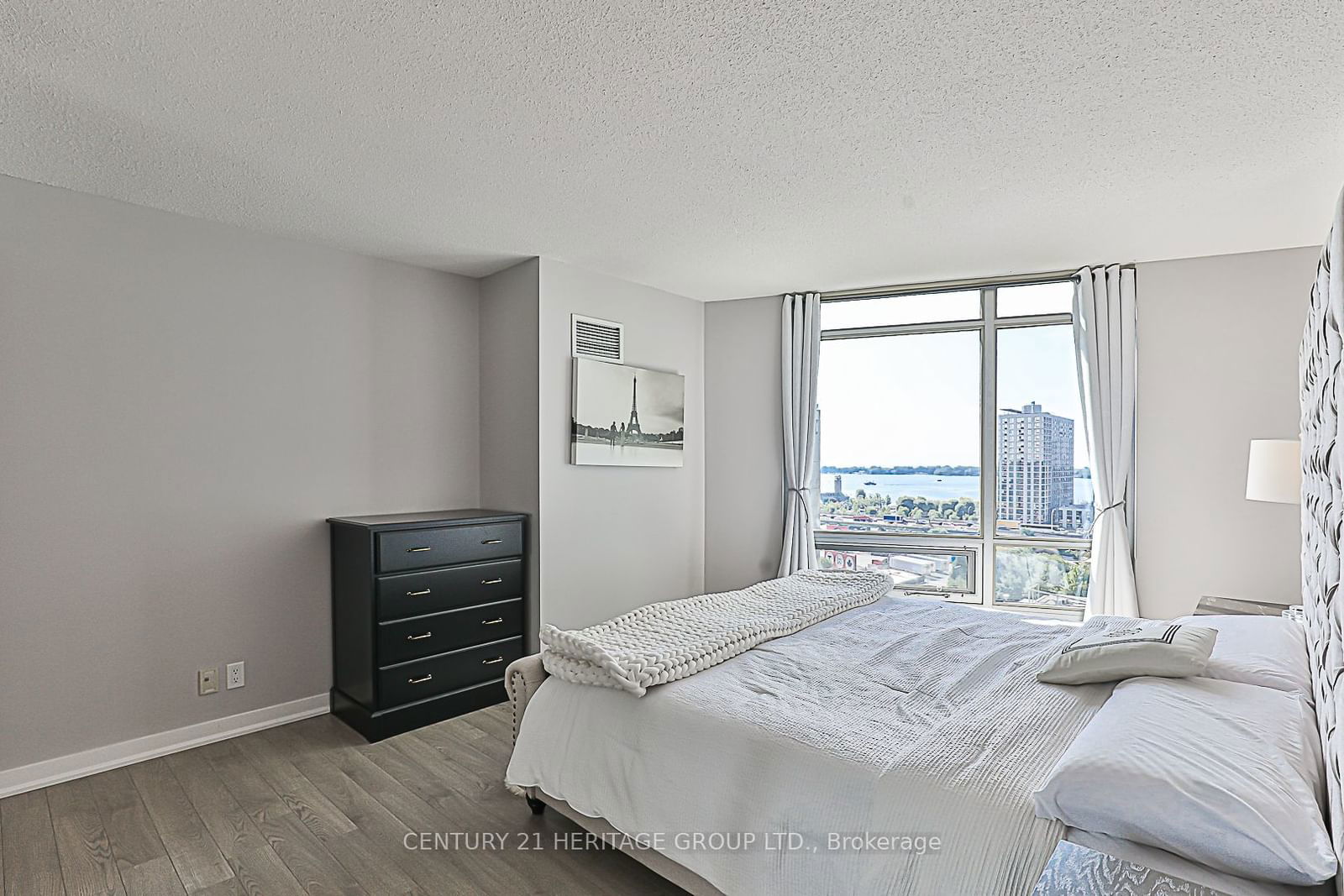 81 Navy Wharf Crt, unit 1215 for sale