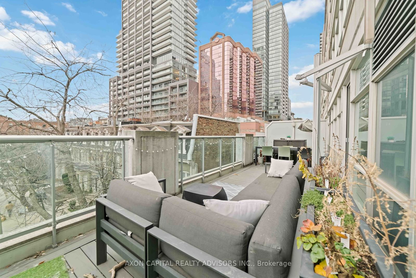 350 Wellington St W, unit 305 for rent - image #11