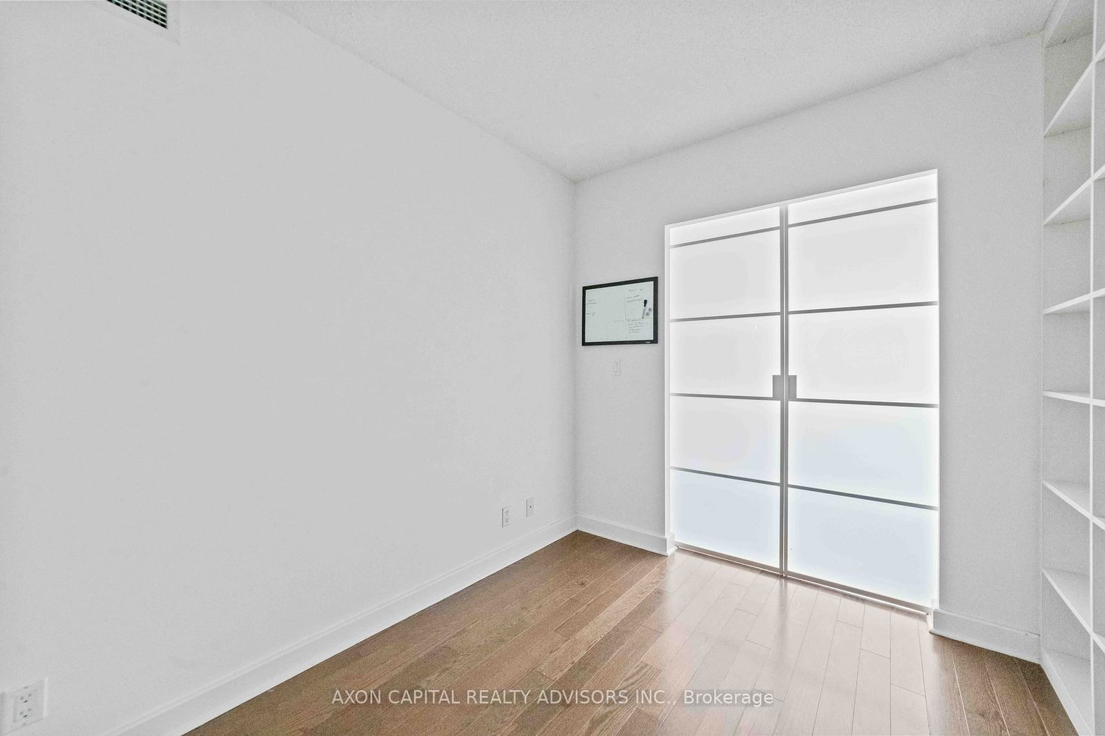 350 Wellington St W, unit 305 for rent - image #25