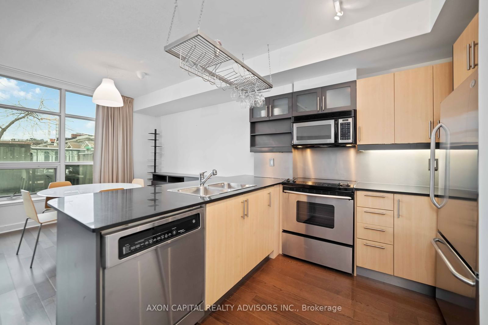 350 Wellington St W, unit 305 for rent