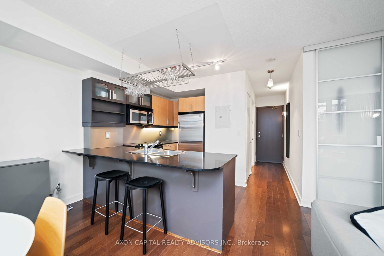 350 Wellington St W, unit 305 for rent