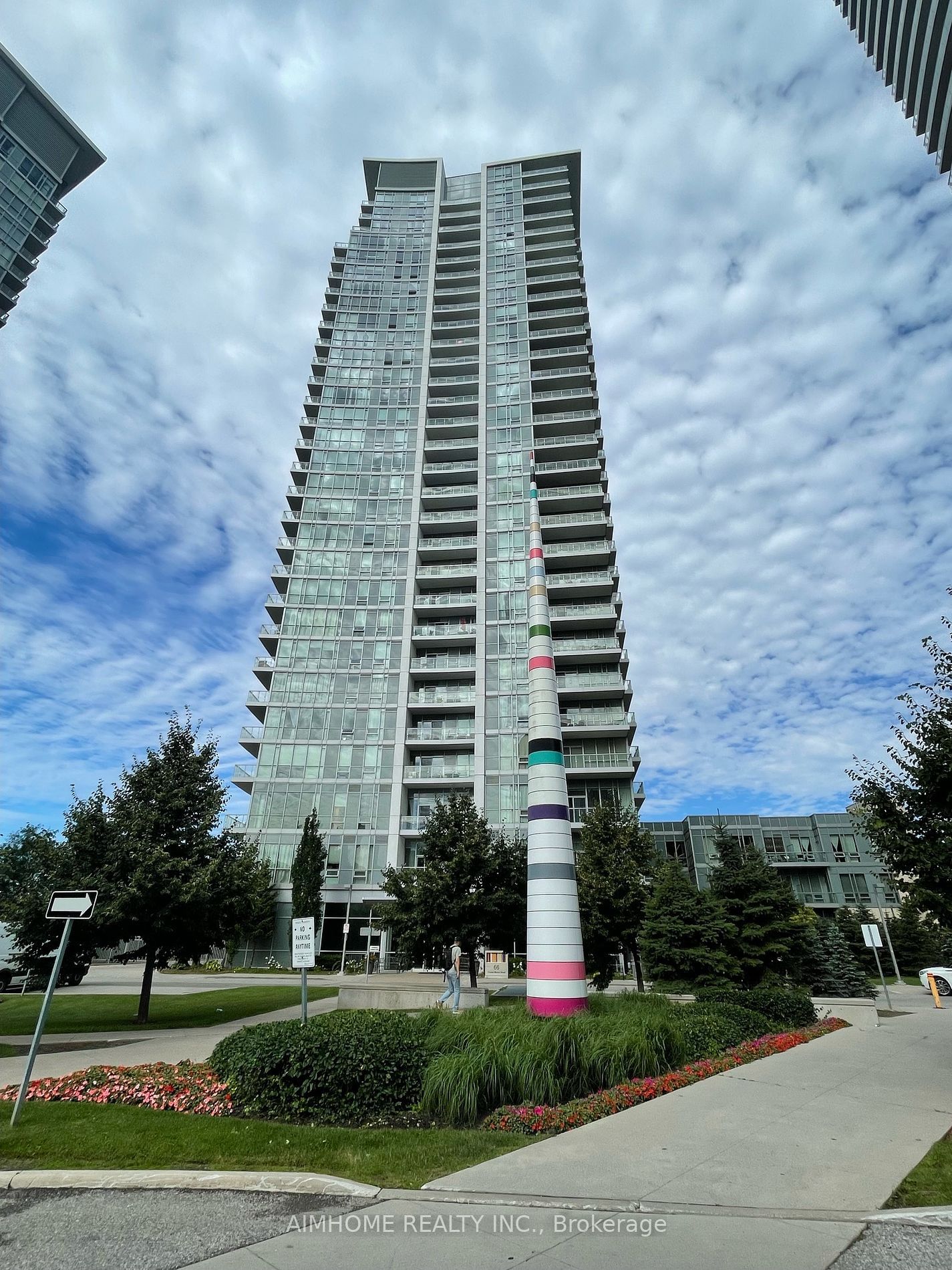 66 Forest Manor Rd, unit 1807 for sale - image #2