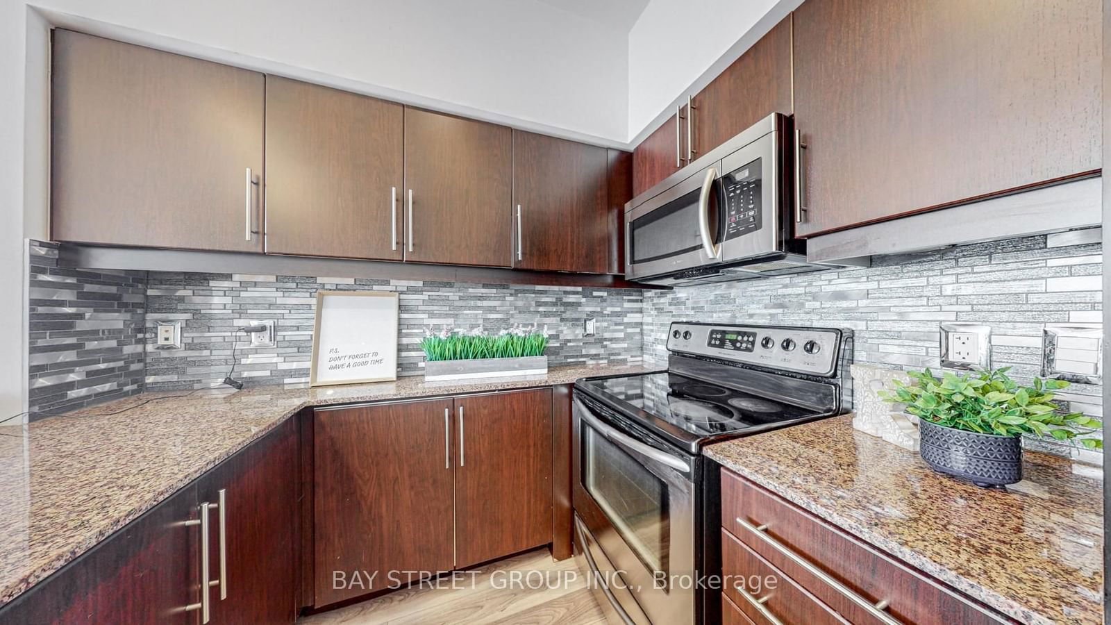 2885 Bayview Ave, unit 721 for sale - image #6