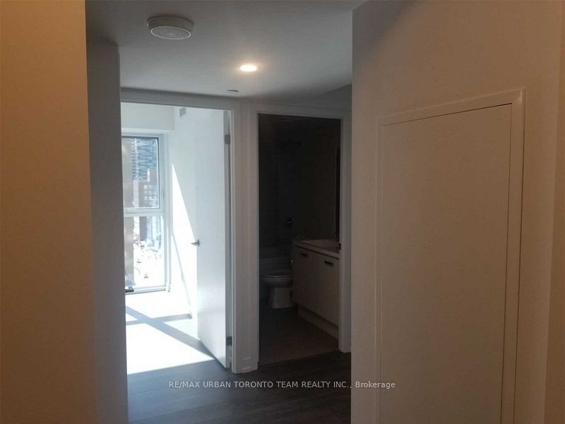 125 Redpath Ave, unit 2405 for rent