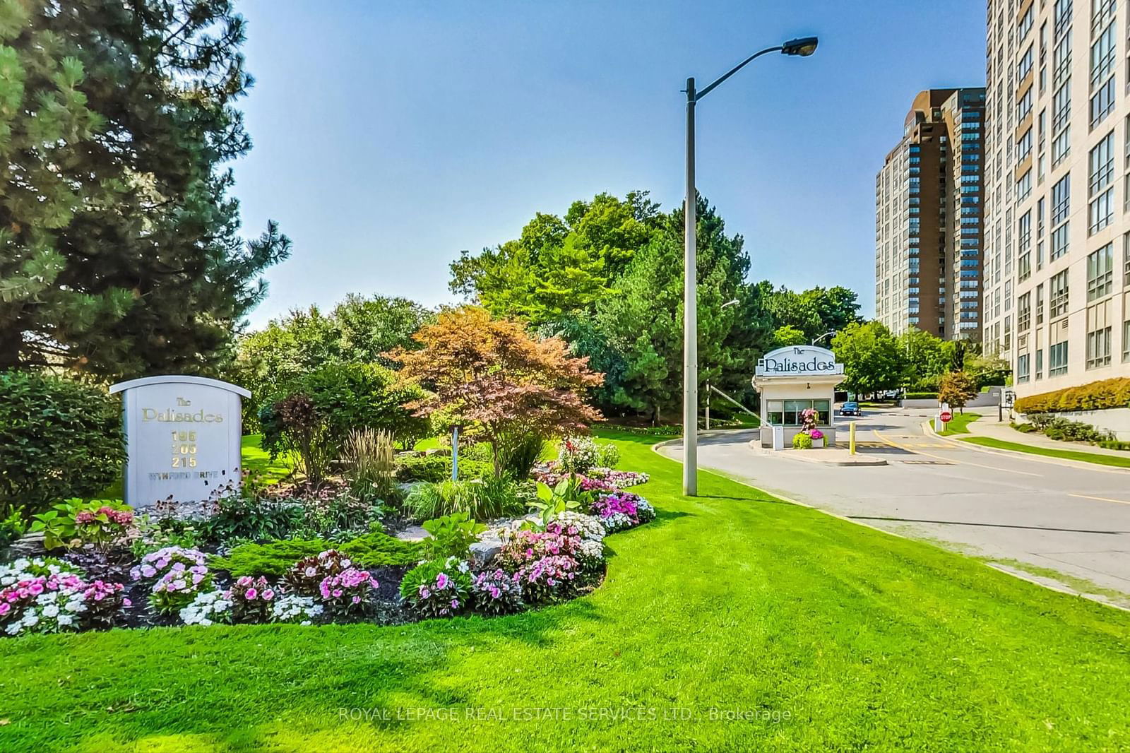 205 Wynford Dr, unit 203 for sale - image #2