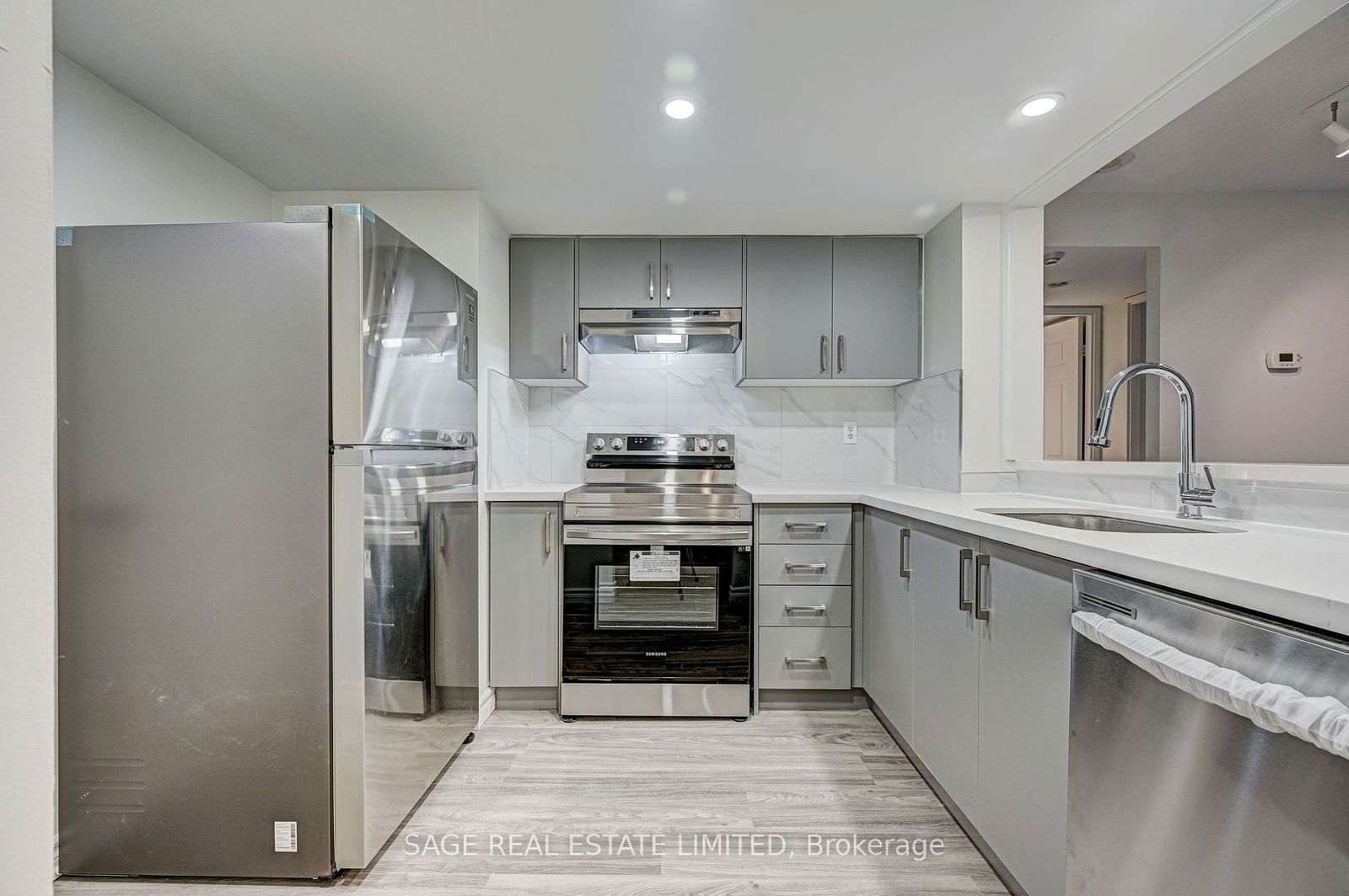 705 King St W, unit 204 for rent - image #14