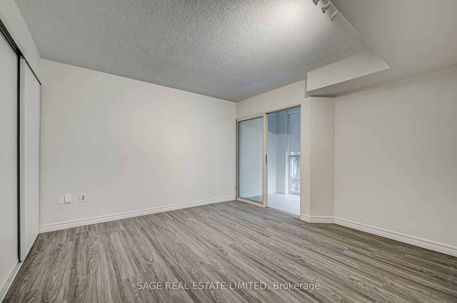 705 King St W, unit 204 for rent