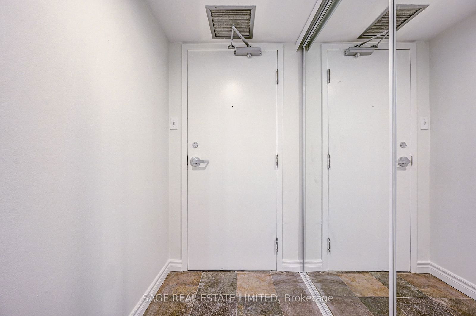 705 King St W, unit 204 for rent - image #4