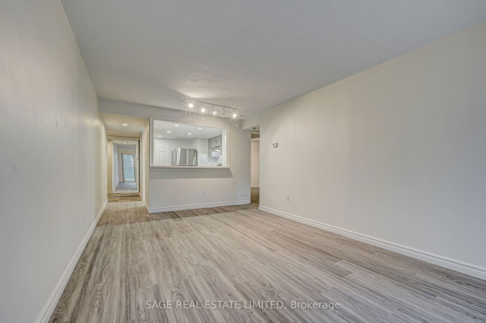 705 King St W, unit 204 for rent - image #9