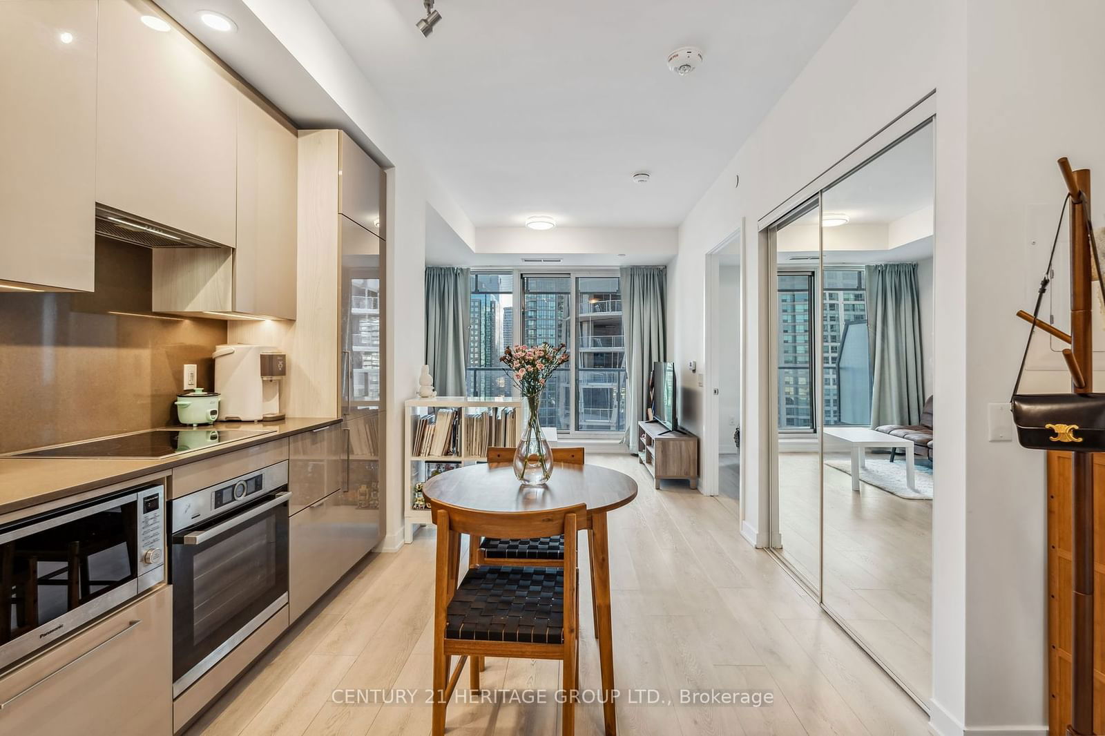 28 Freeland St, unit 1603 for sale - image #2