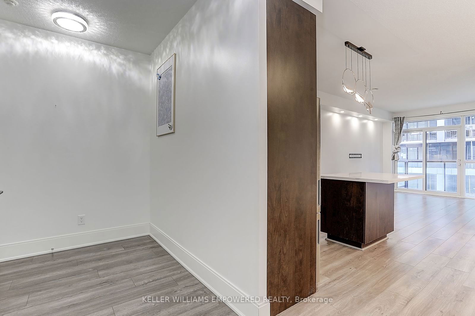 25 Broadway Ave, unit 1105 for sale