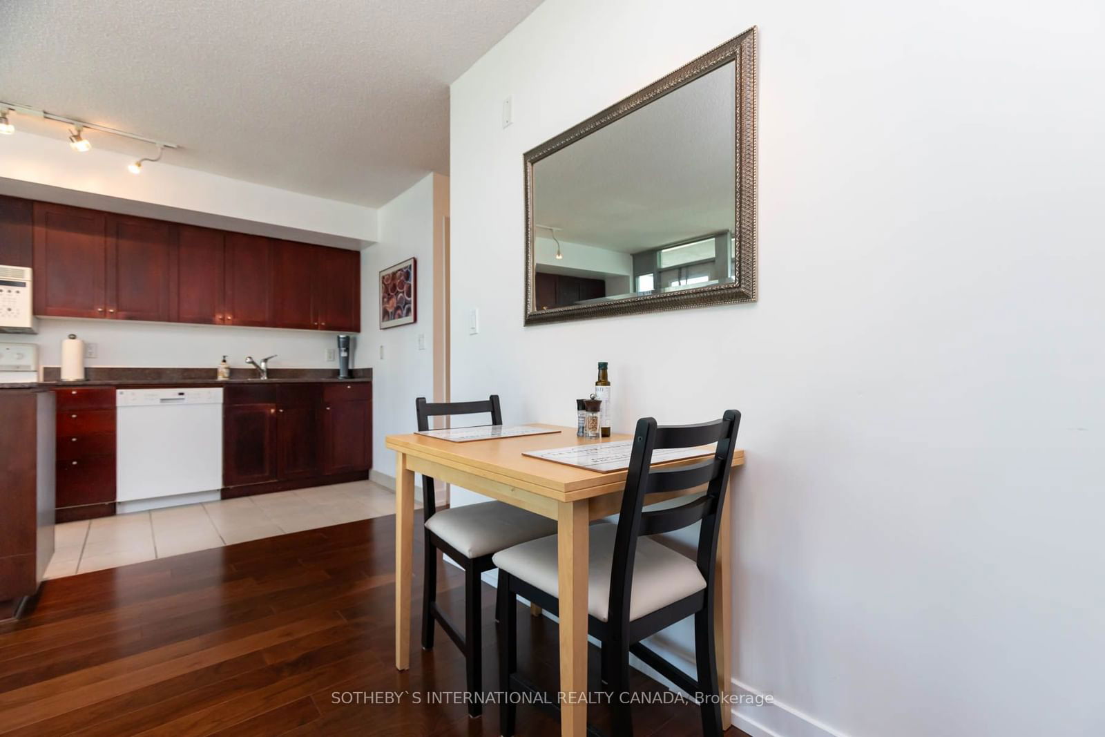 81 Navy Wharf Crt, unit 2310 for sale