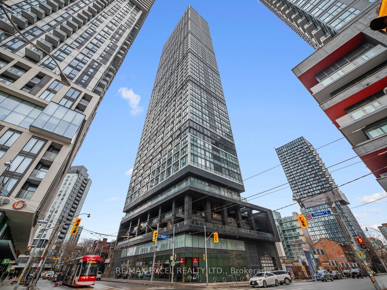 181 Dundas St E, unit 512 for rent