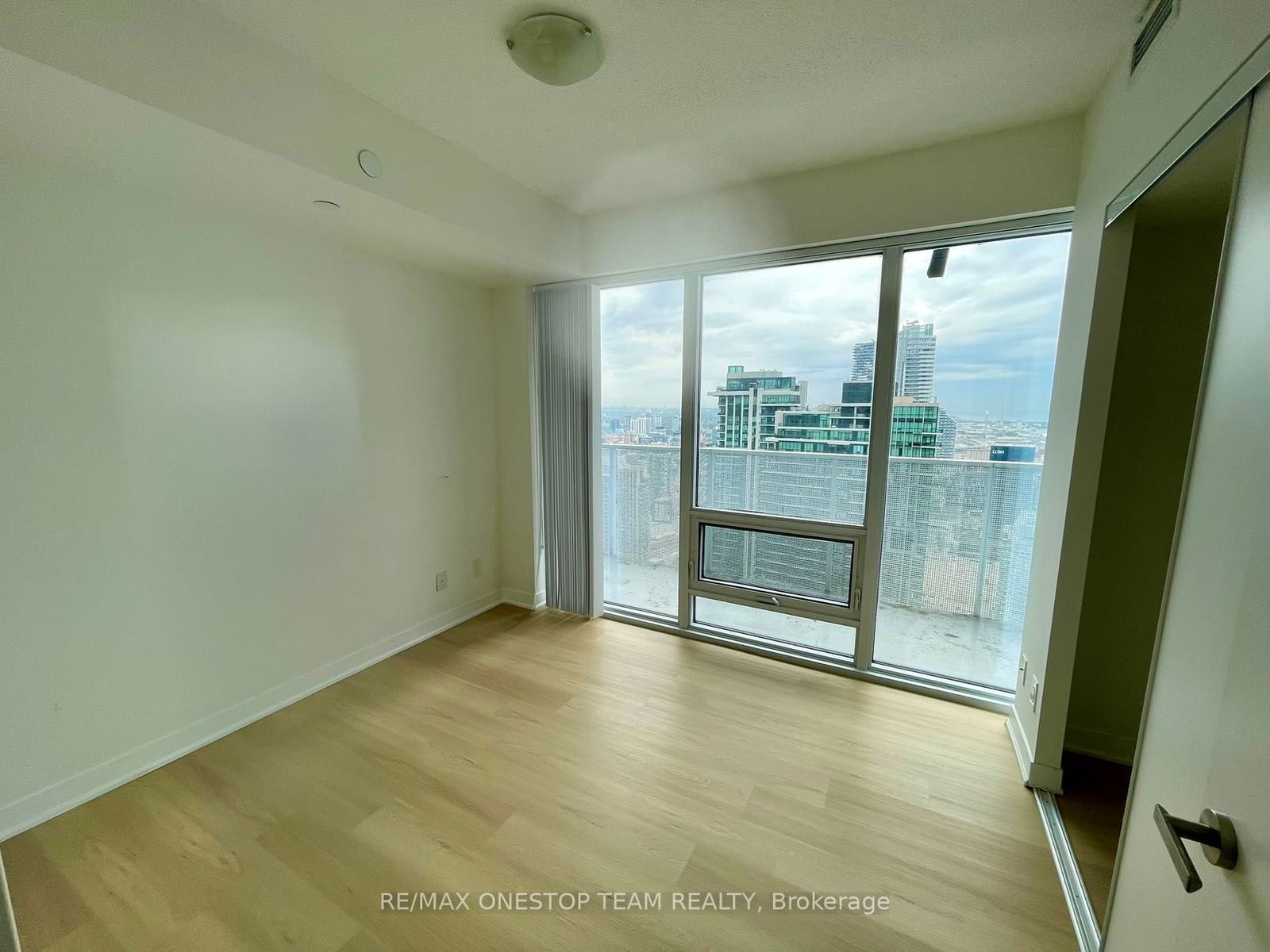 88 Harbour St, unit 5307 for rent - image #12