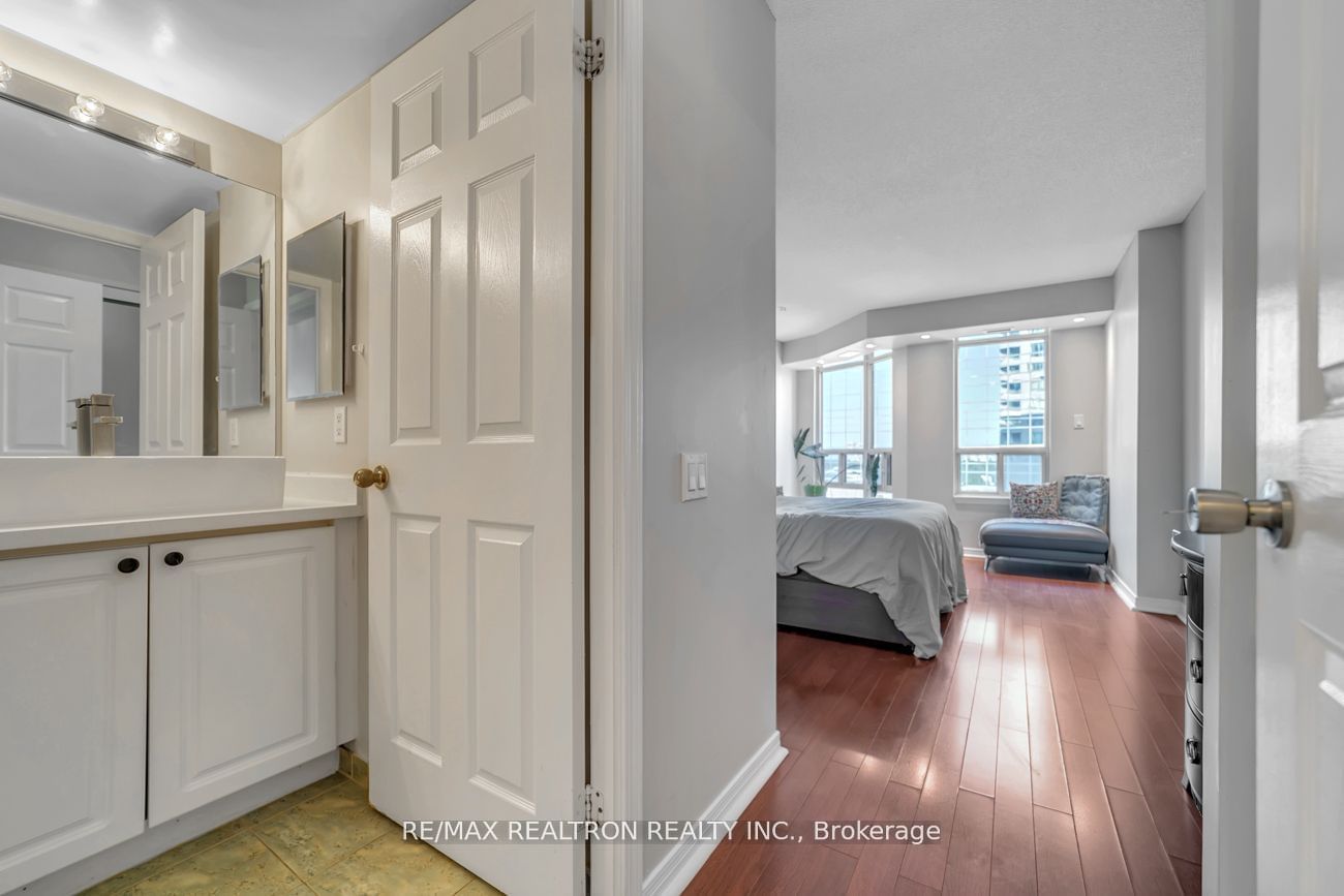 33 Empress Ave, unit 611 for sale - image #27