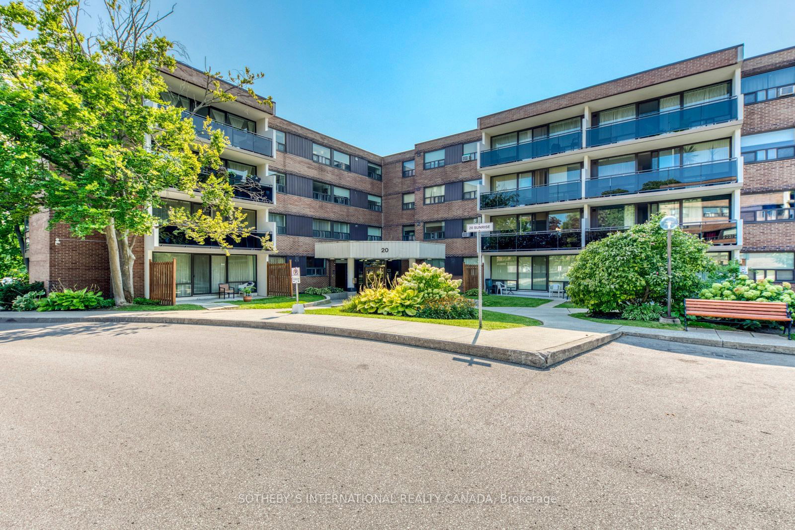 20 Sunrise Ave, unit 401 for sale