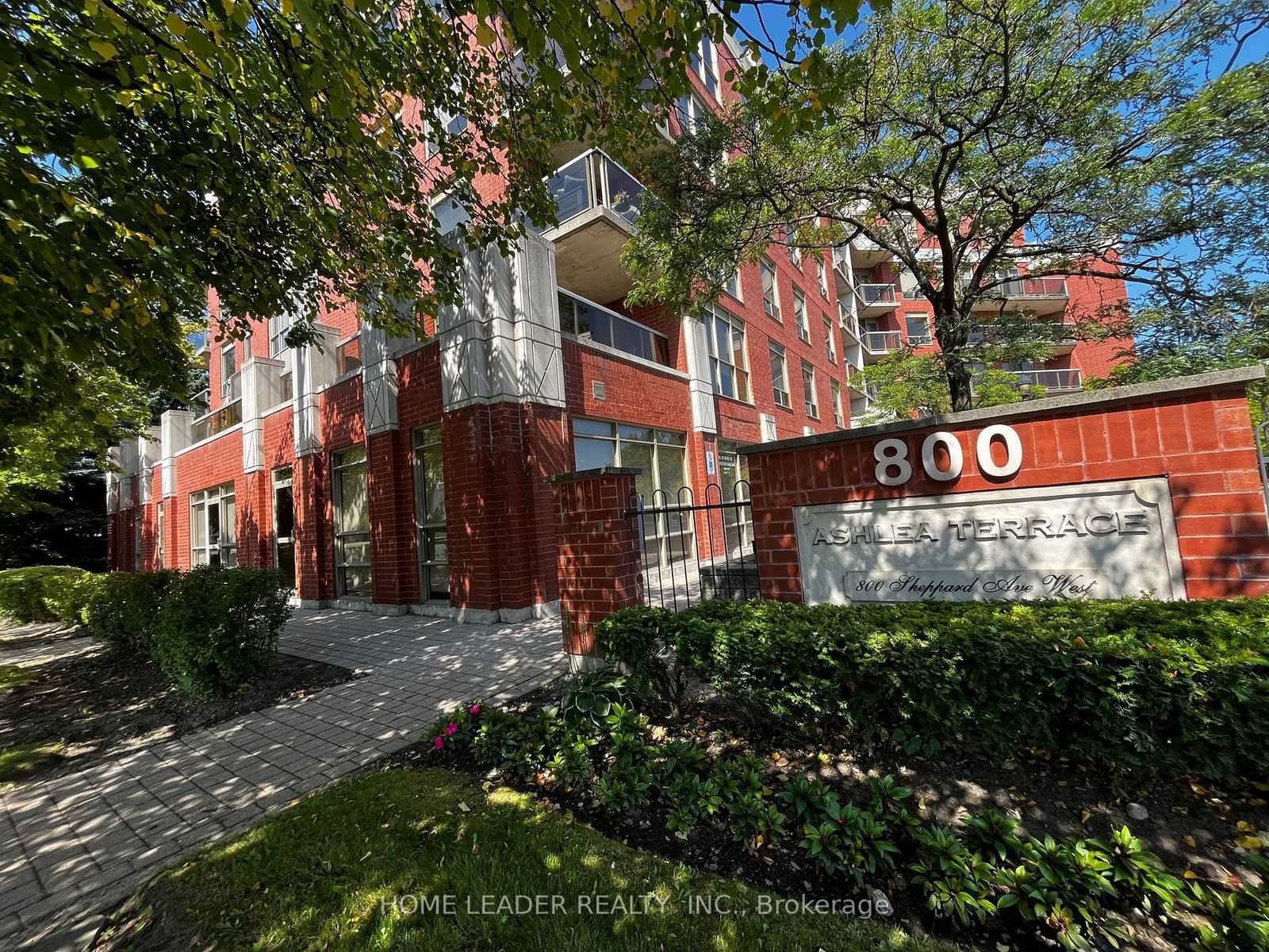 800 Sheppard Ave W, unit 307 for rent - image #2