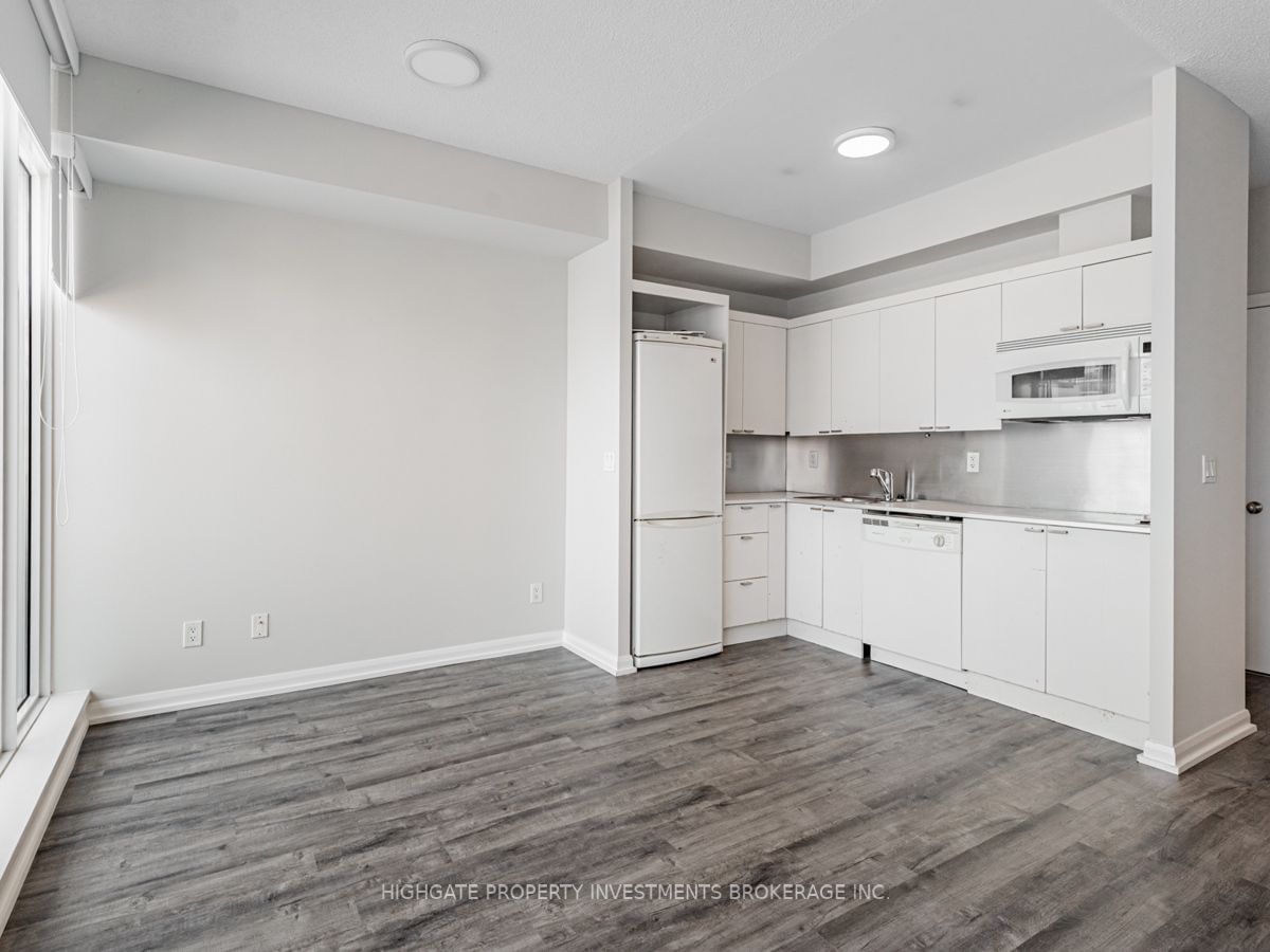 111 Elizabeth St, unit 1531 for rent