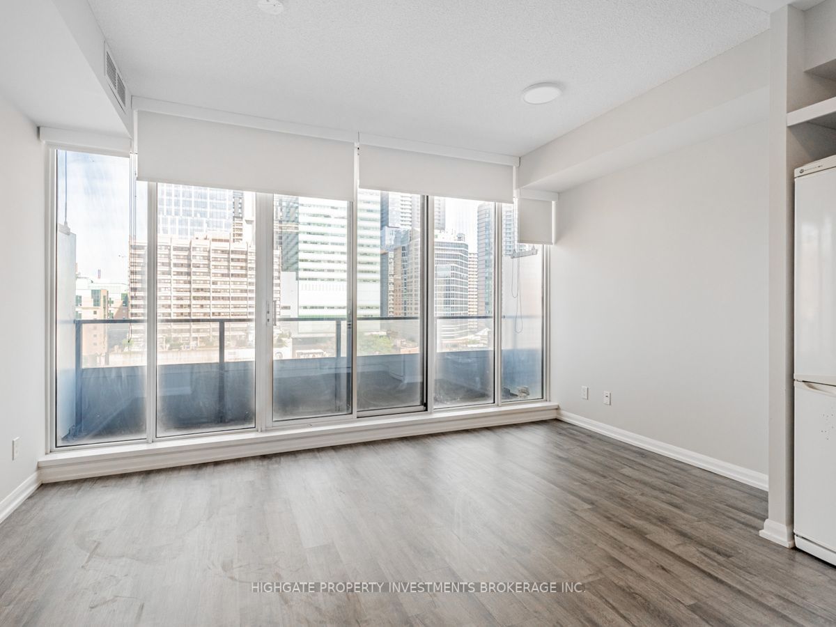 111 Elizabeth St, unit 1531 for rent - image #9