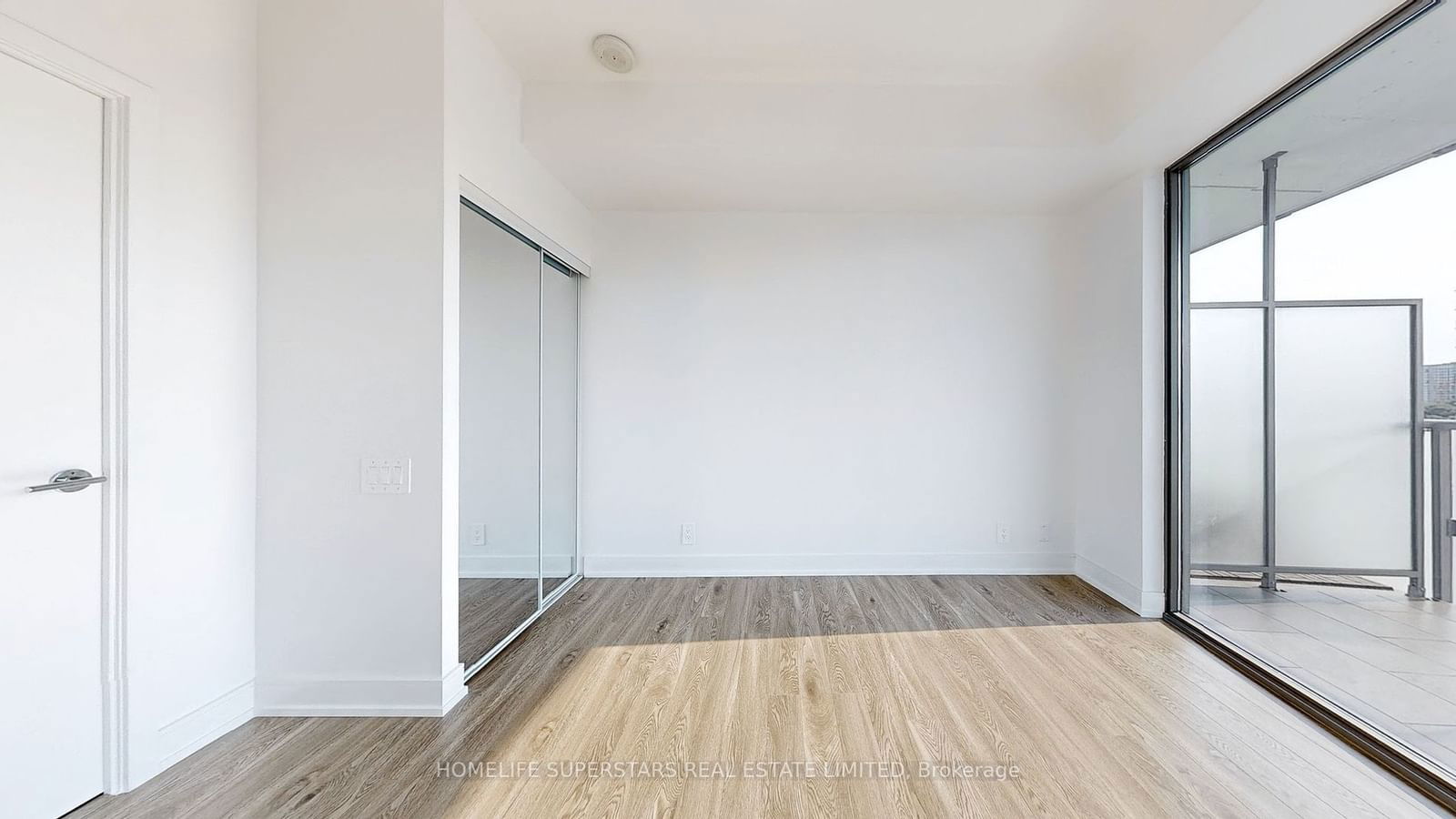 1815 Yonge St, unit 1004 for sale