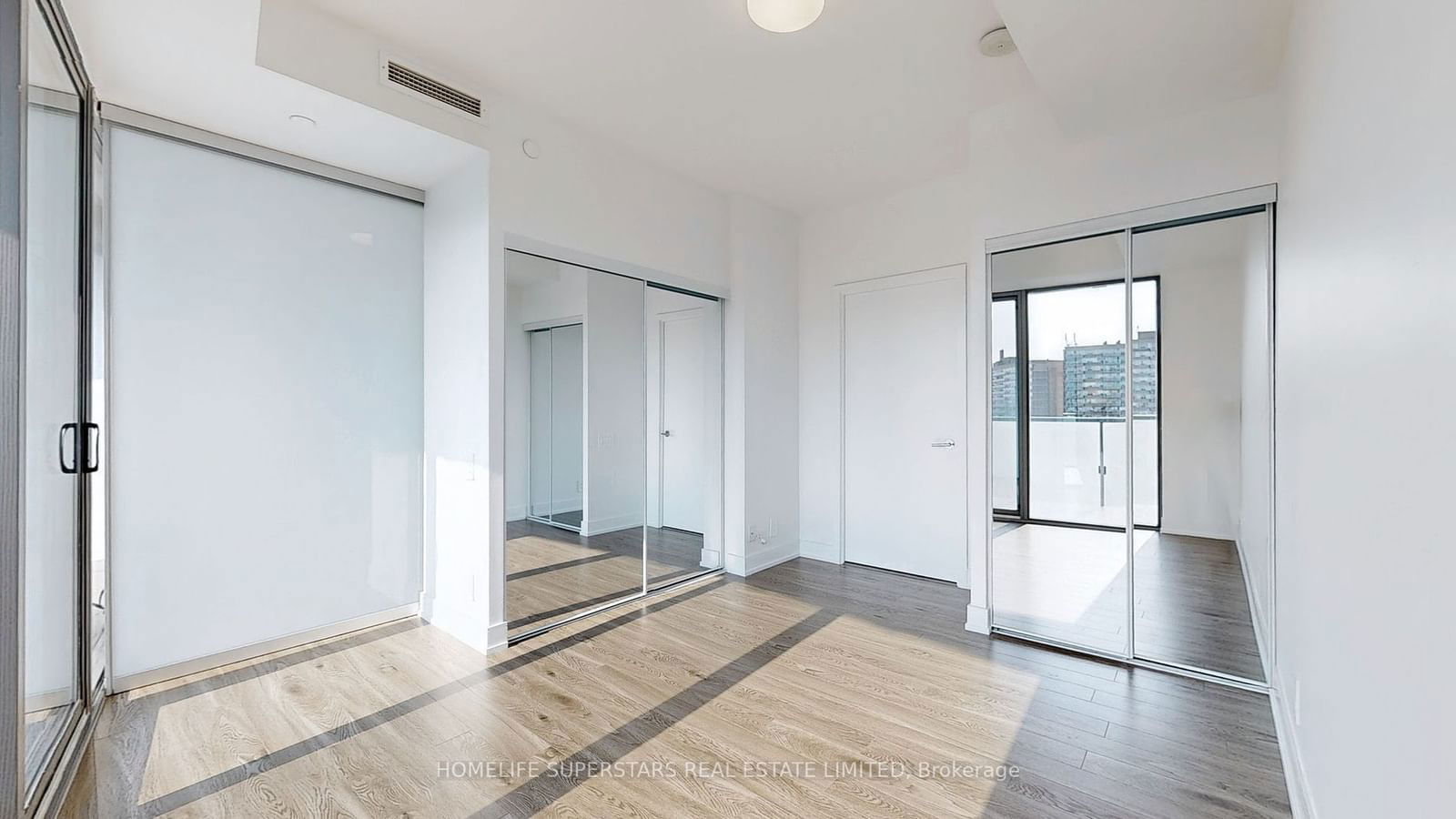 1815 Yonge St, unit 1004 for sale