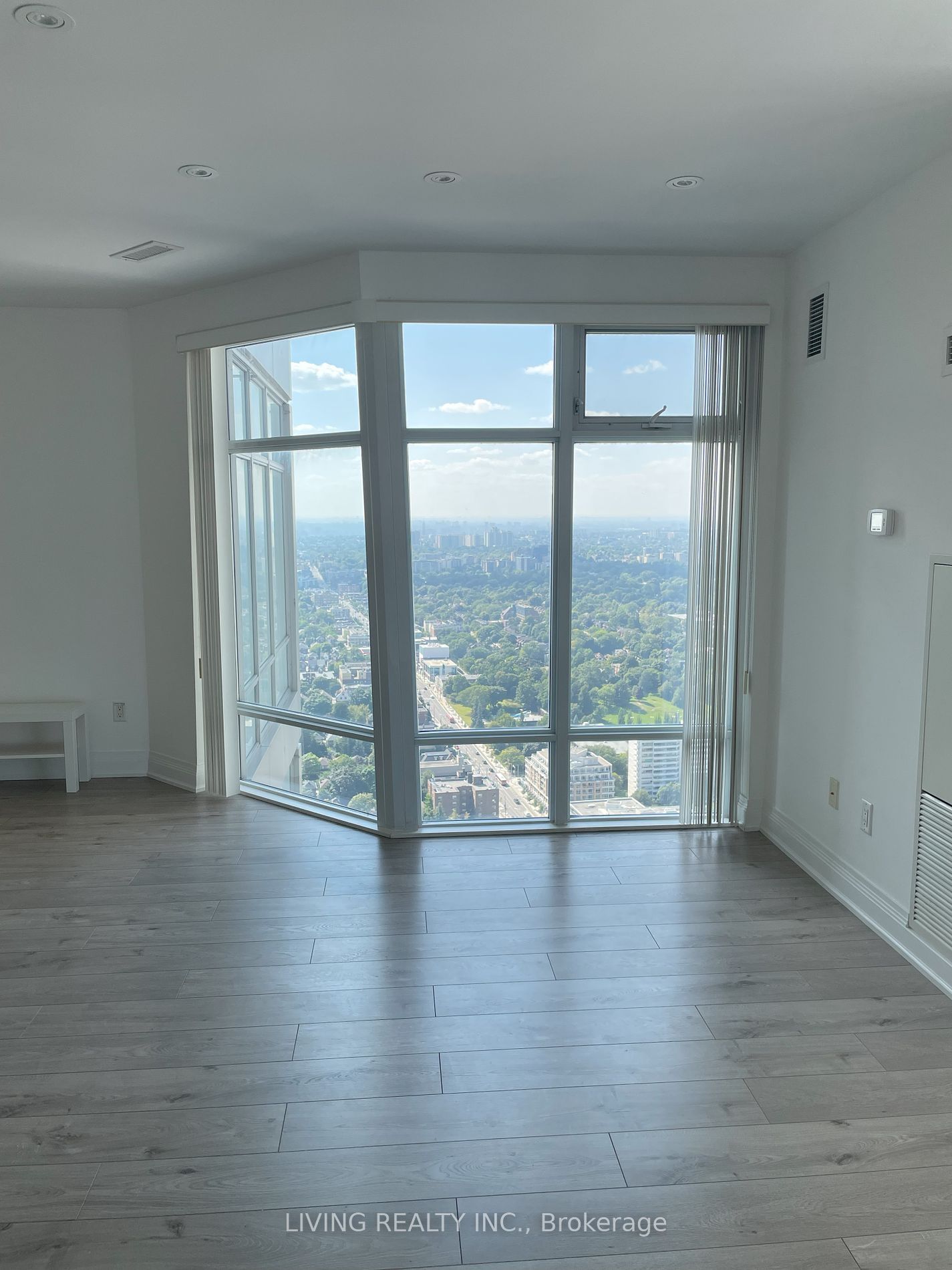 2191 Yonge St, unit 5105 for sale