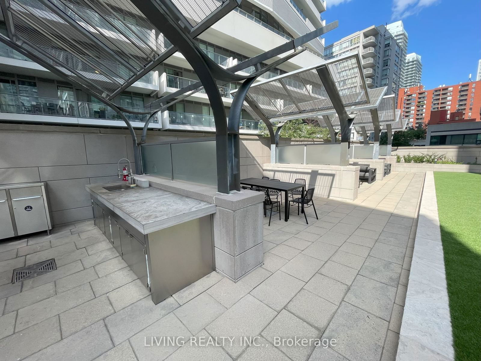 2191 Yonge St, unit 5105 for sale