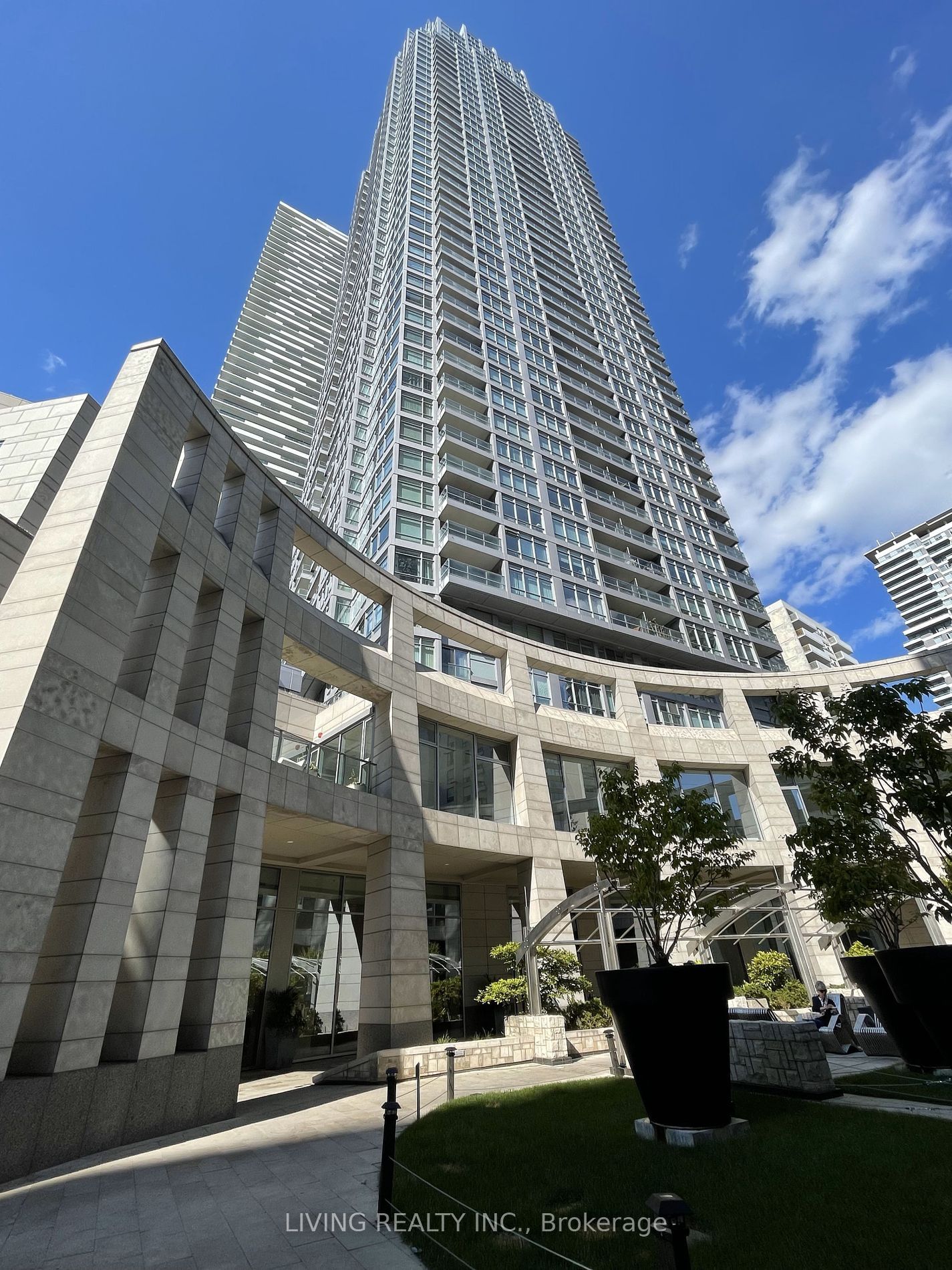 2191 Yonge St, unit 5105 for sale