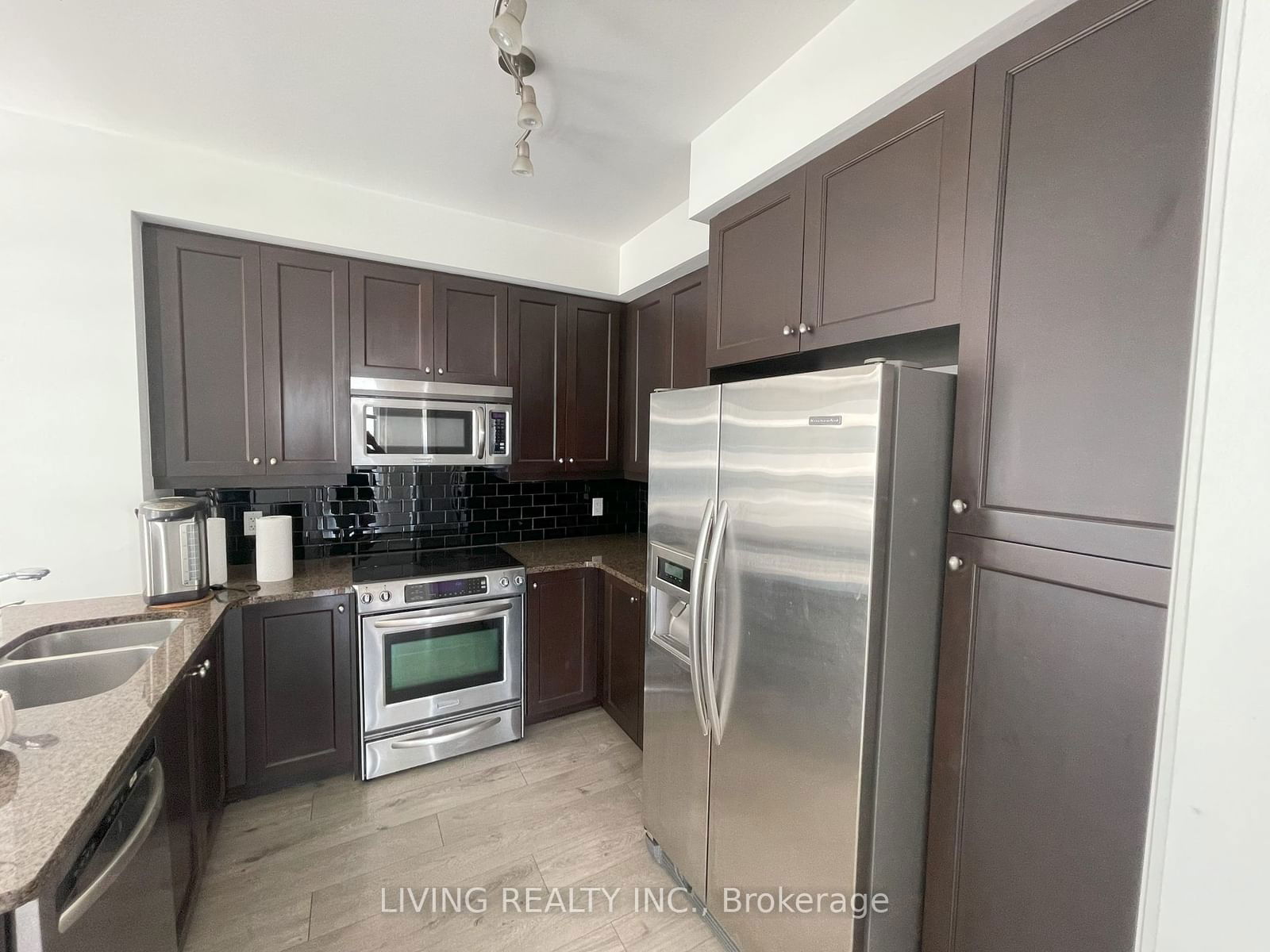 2191 Yonge St, unit 5105 for sale