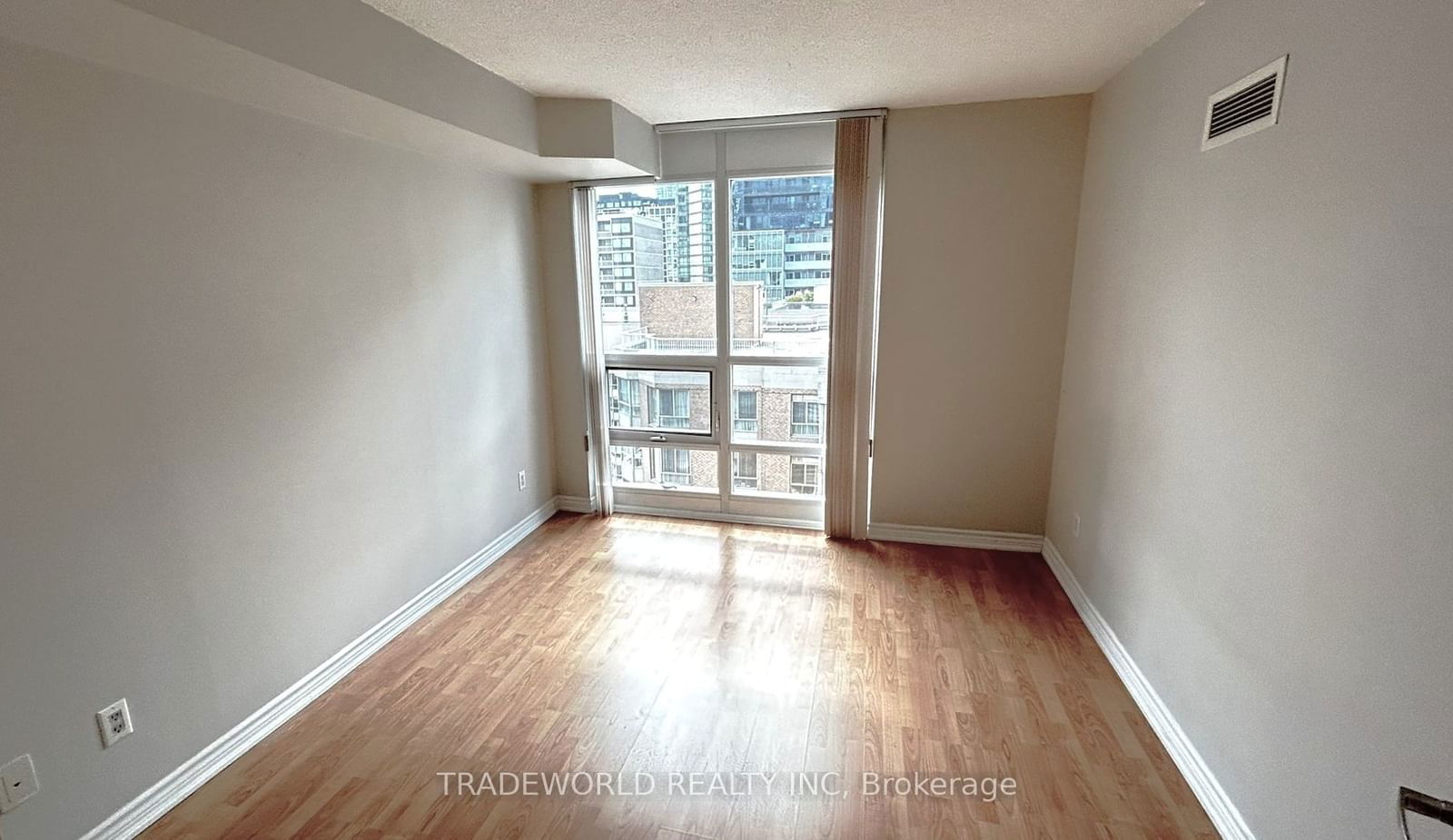 761 Bay St, unit 2006 for sale