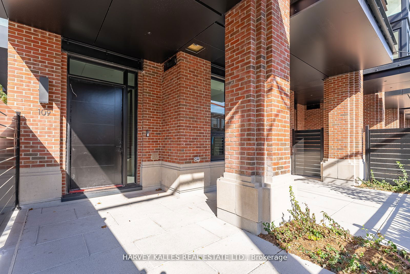 36 Birch Ave, unit 109 for sale - image #3