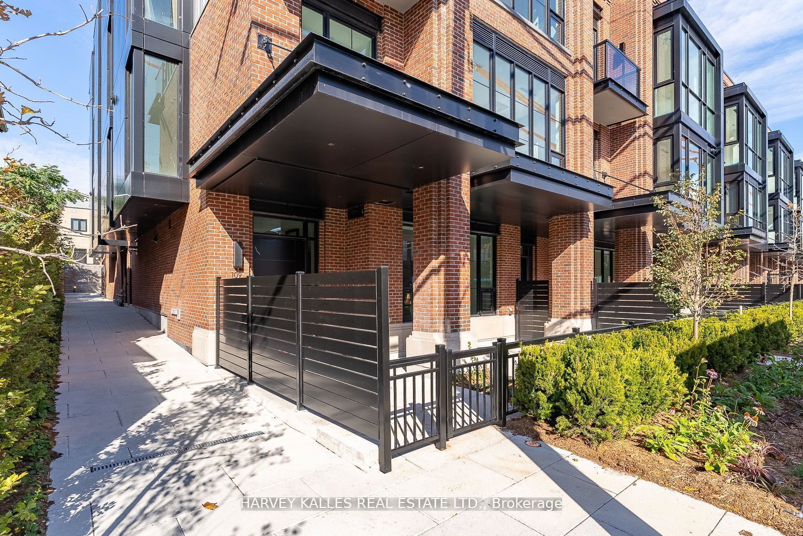 36 Birch Ave, unit 109 for sale - image #4