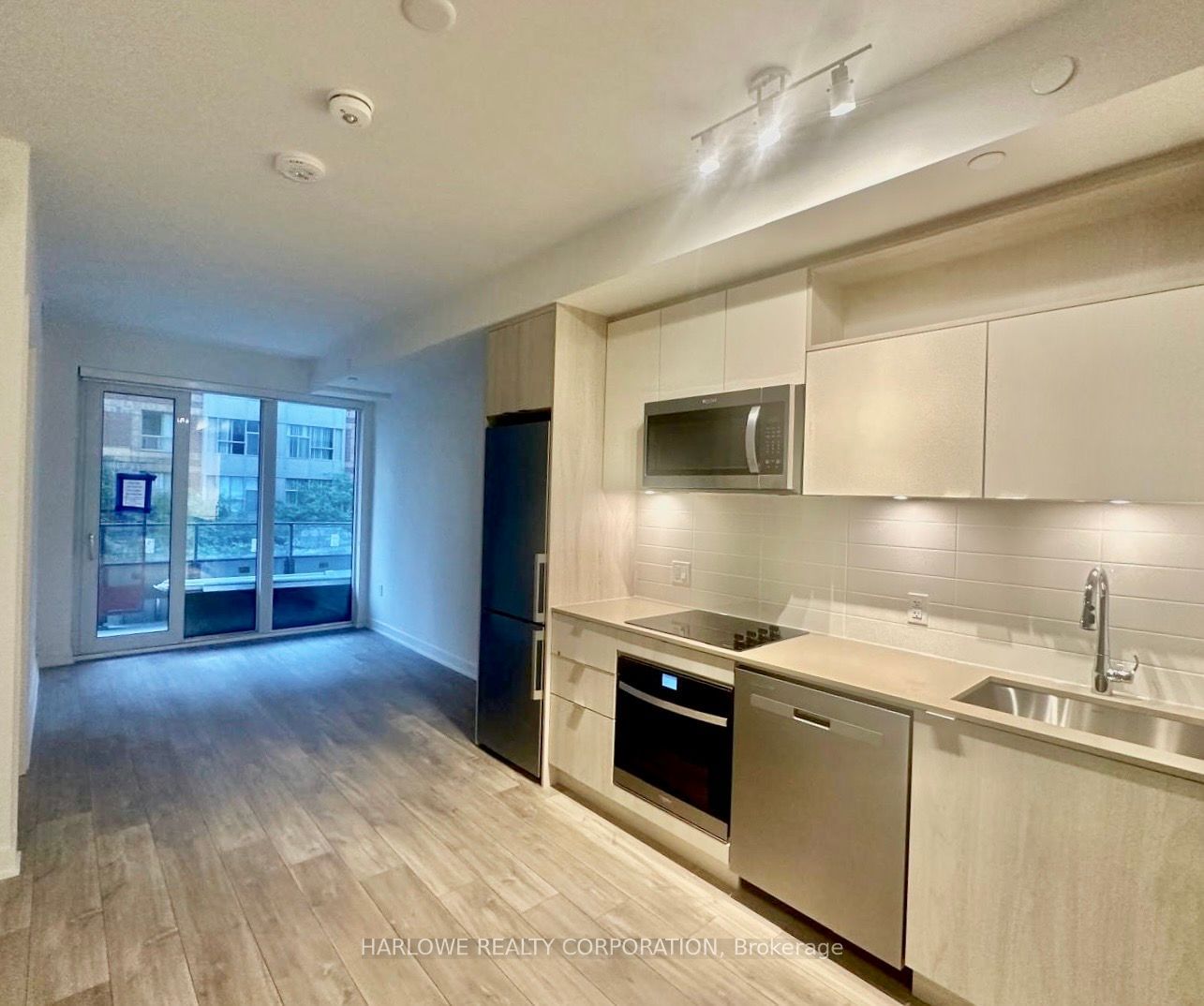 70 Princess St, unit 311 E for rent - image #3