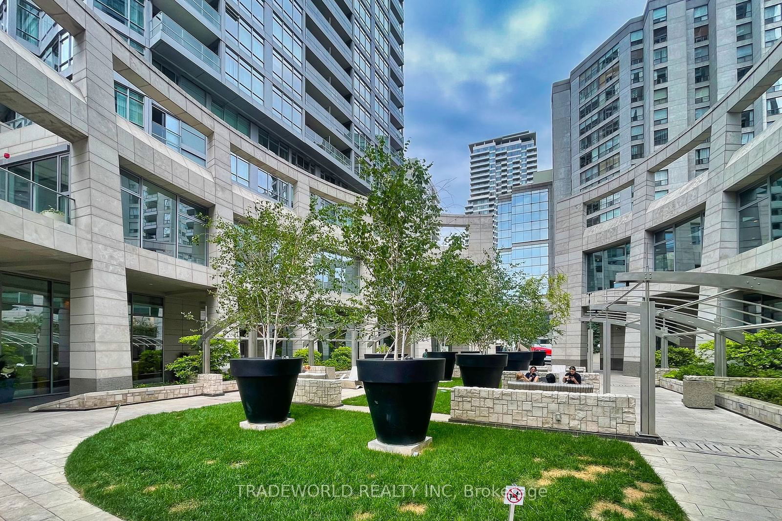 2181 Yonge St, unit 1703 for sale