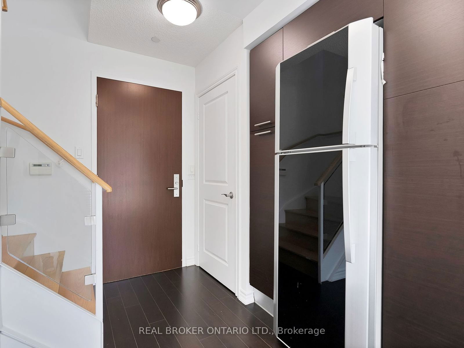 386 Yonge St, unit 912 for rent - image #12