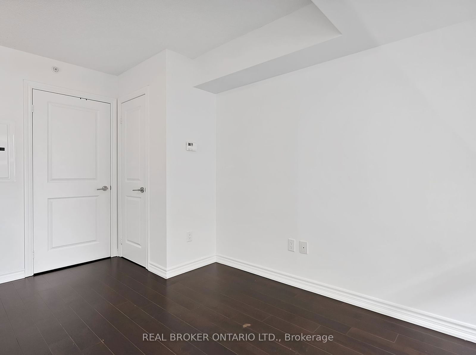 386 Yonge St, unit 912 for rent