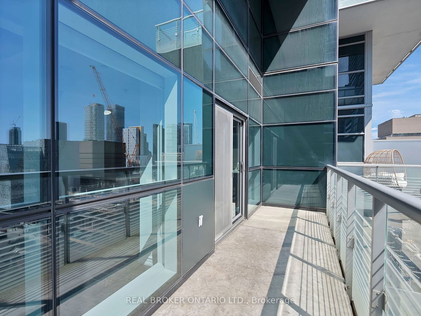 386 Yonge St, unit 912 for rent - image #22