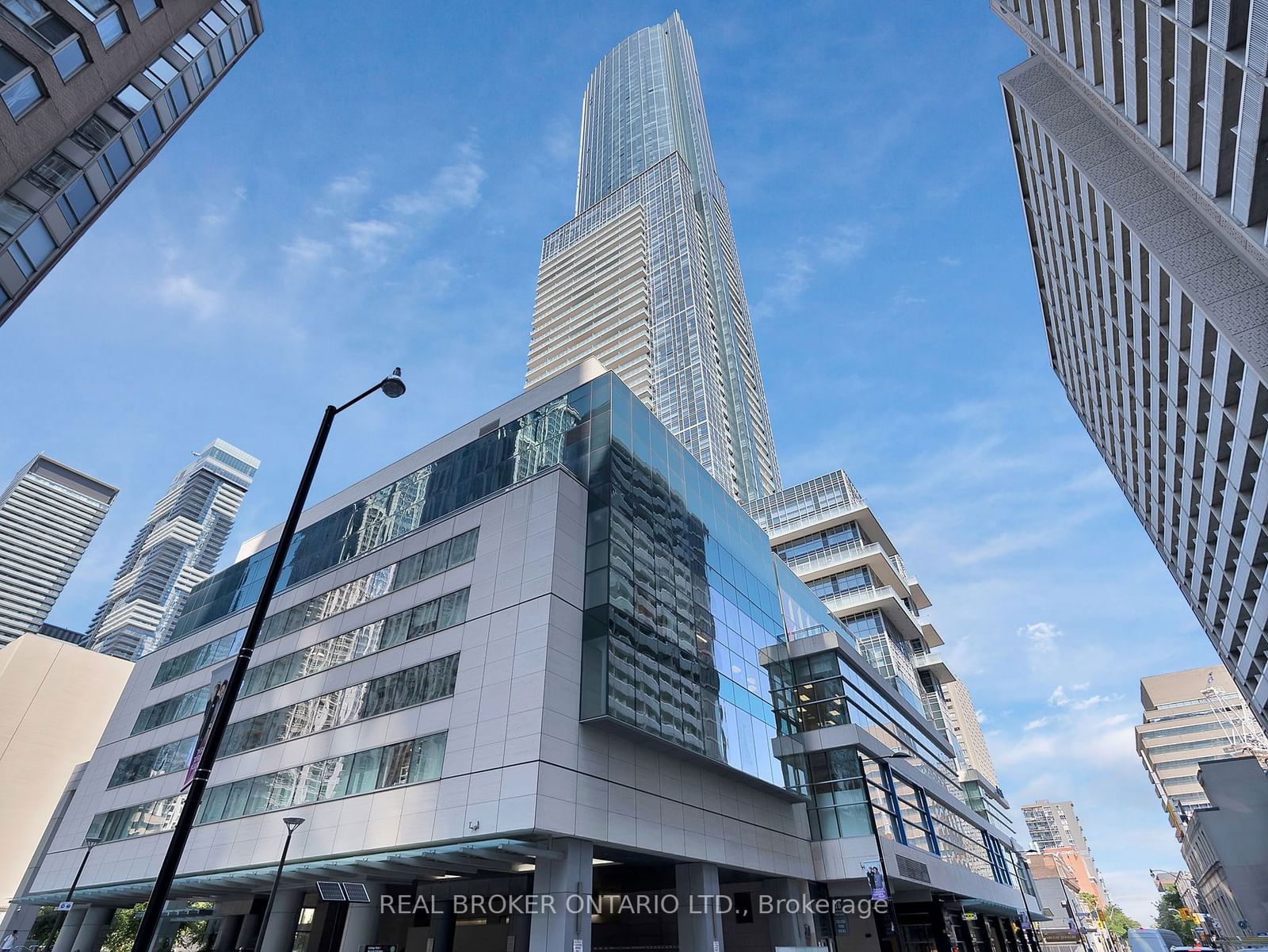 386 Yonge St, unit 912 for rent - image #26