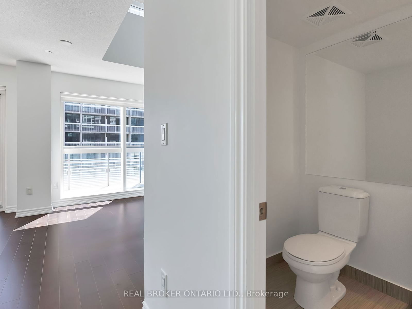 386 Yonge St, unit 912 for rent - image #9