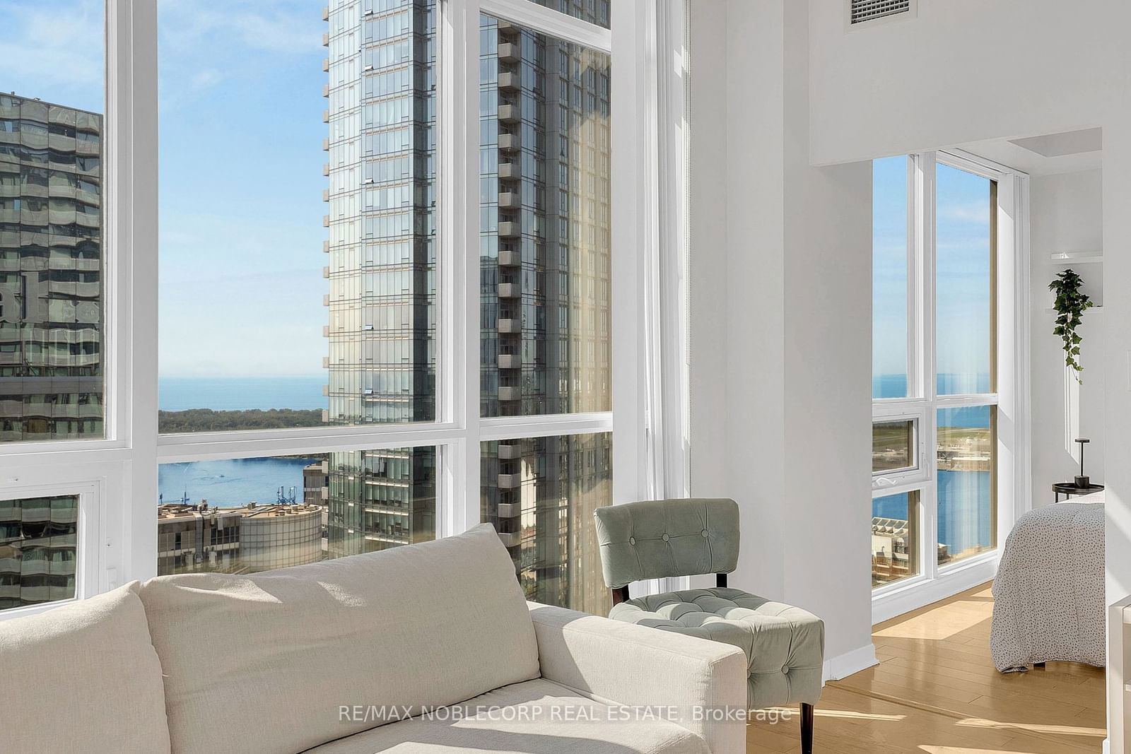 55 Bremner Blvd, unit 4407 for sale - image #5