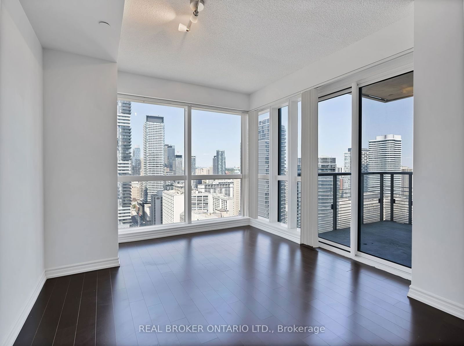 386 Yonge St, unit 3001 for rent