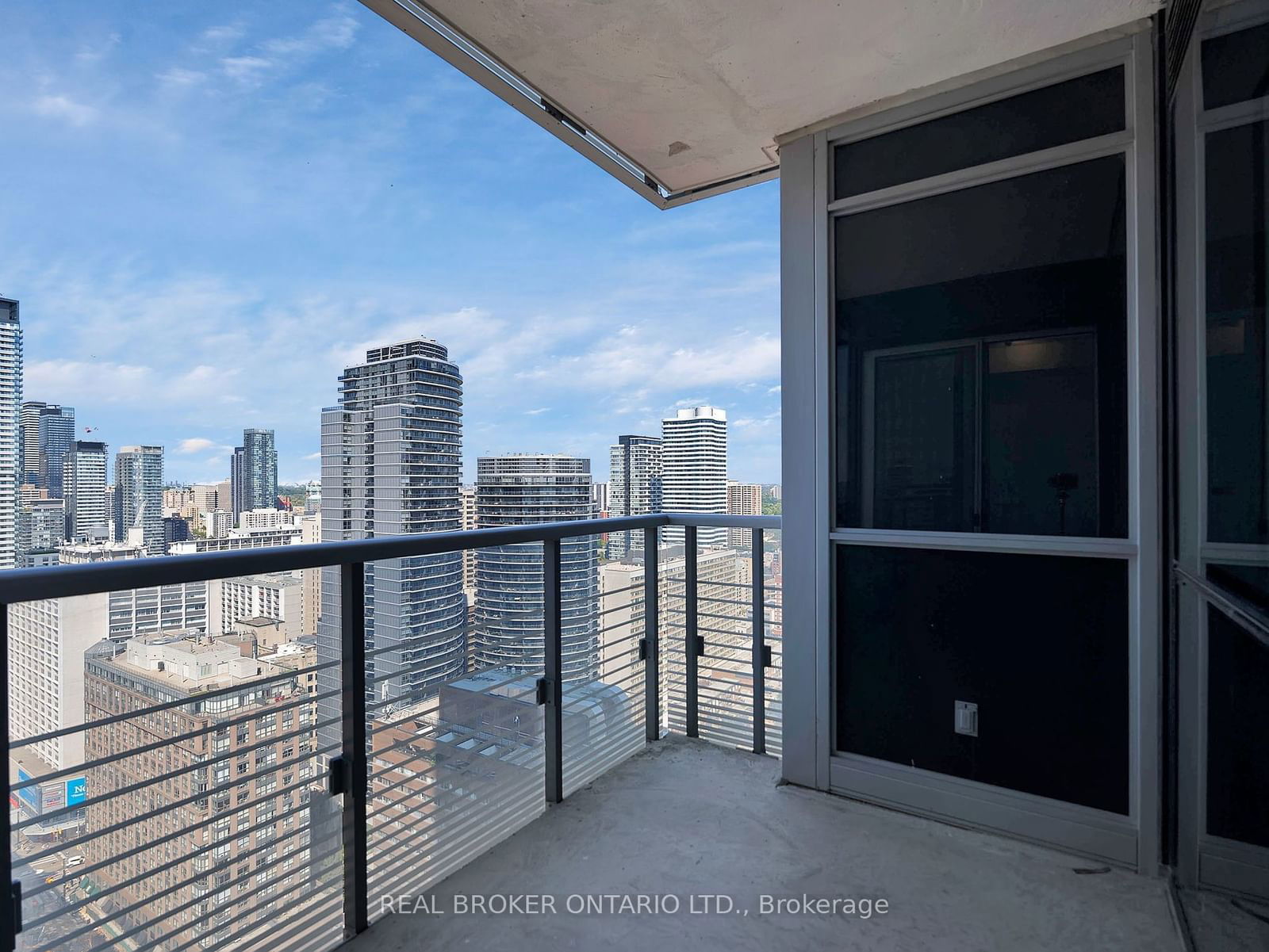 386 Yonge St, unit 3001 for rent