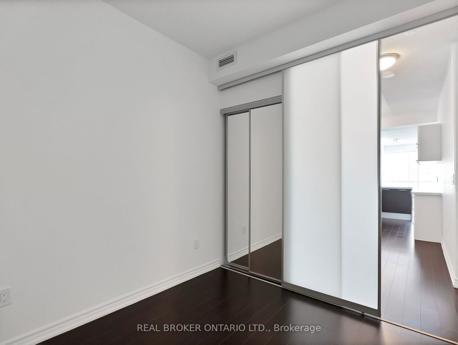 386 Yonge St, unit 3001 for rent