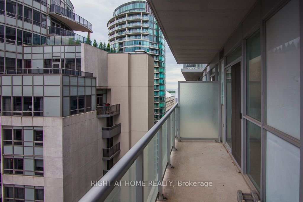 352 Front St W, unit 1919 for rent