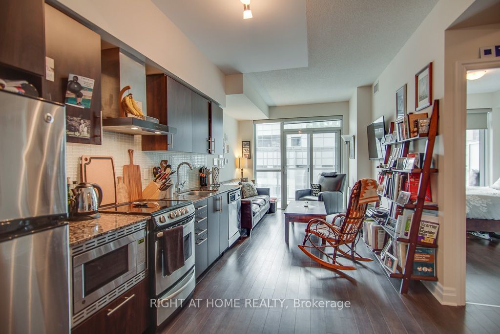 352 Front St W, unit 1919 for rent