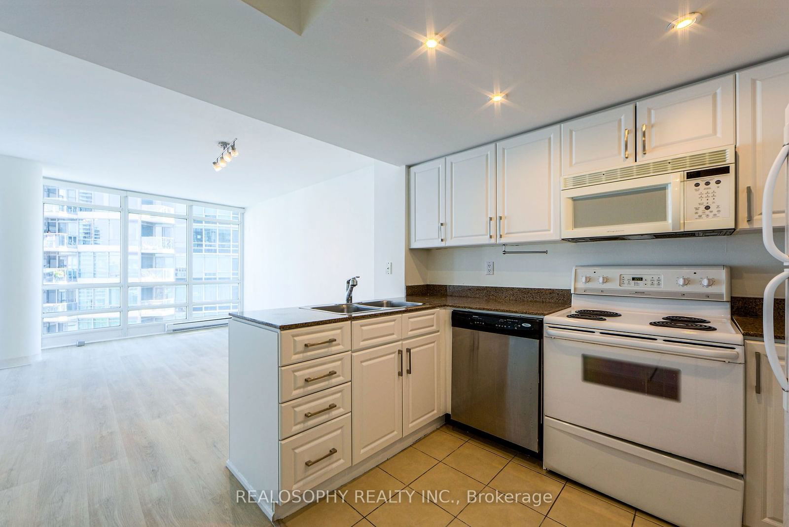 381 Front St W, unit 1905 for sale - image #4