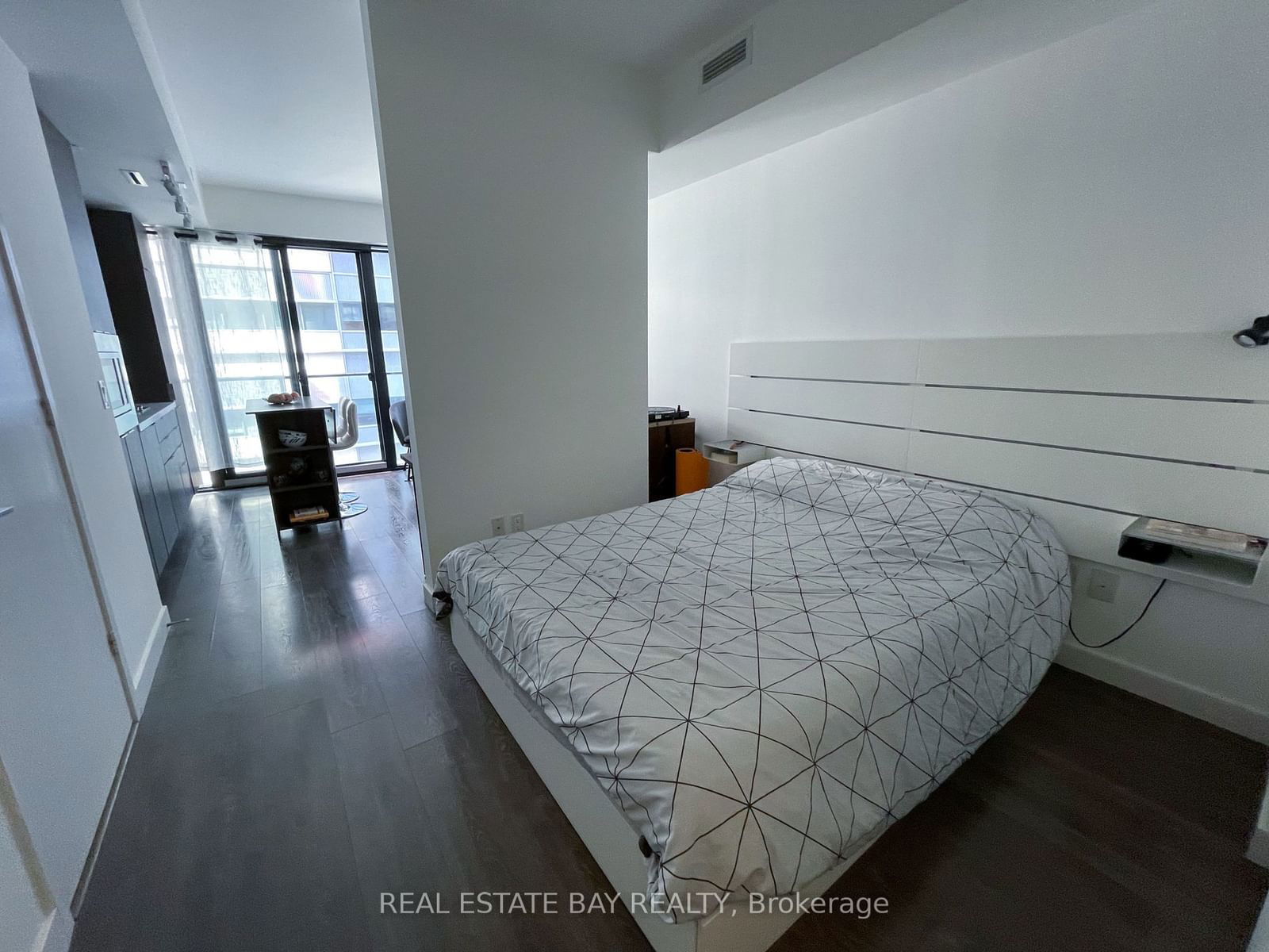 215 Queen St W, unit 606 for rent - image #8