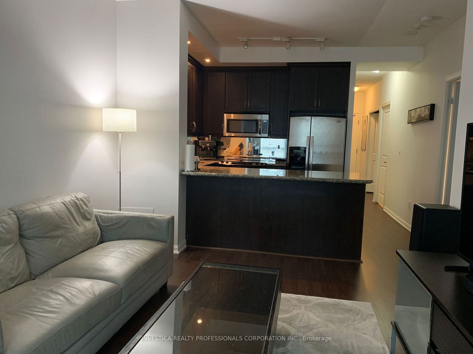 628 Fleet St, unit 310 for rent - image #18