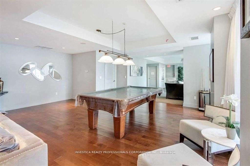 628 Fleet St, unit 310 for rent - image #3